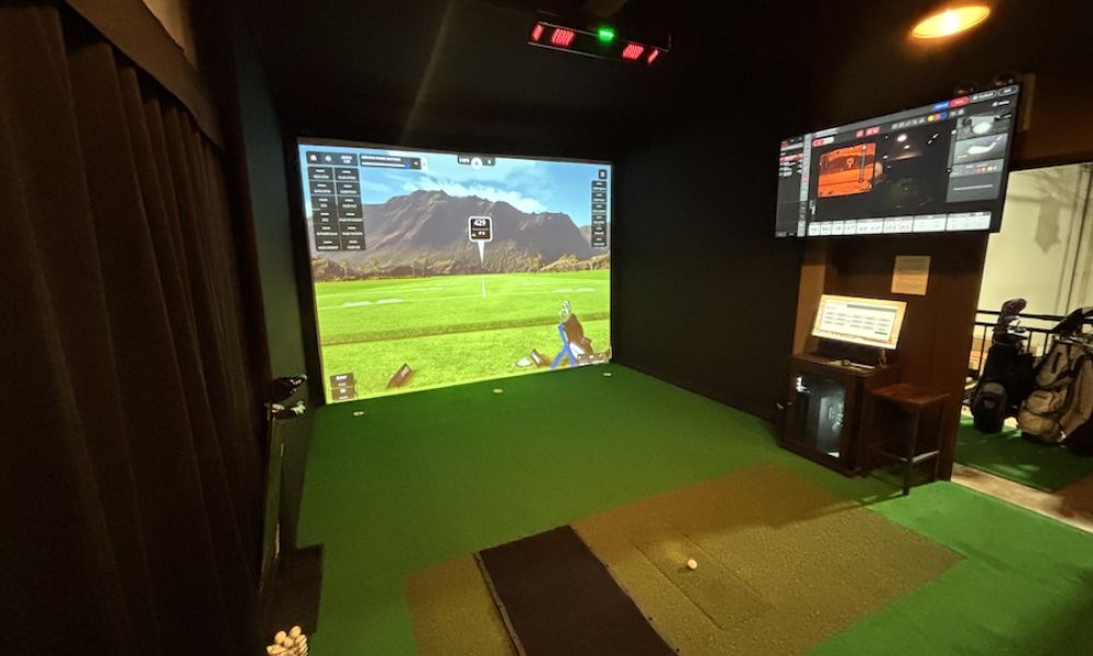 <span class="uk-h4">A Unekoor golf simulator installed in a luxury residence by IDS Automations.</span>